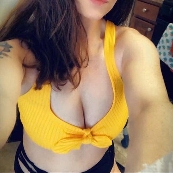 Meet your Posher, Samantha. - Picture 3 of 7